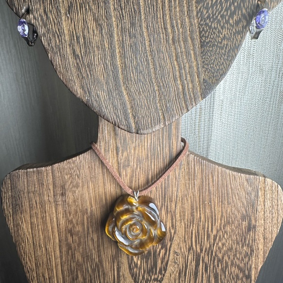 Handcrafted Tiger's Eye Rose Pendant Necklace  on Brown Faux Suede - Picture 2 of 11